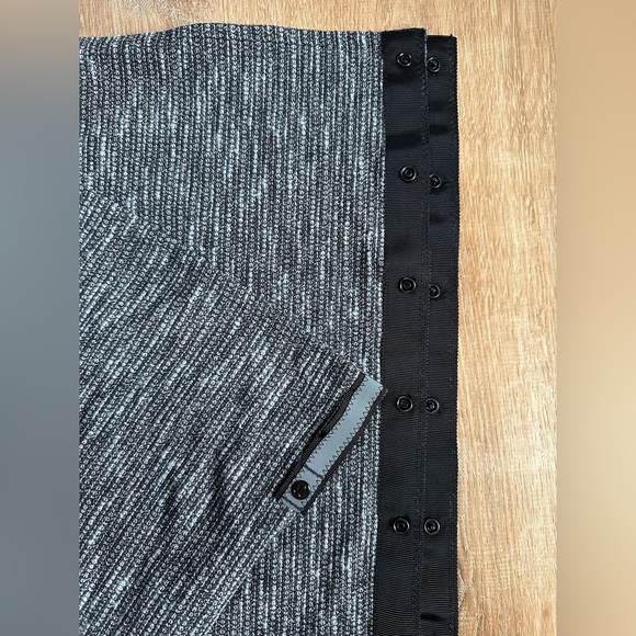 Lululemon Vinyasa Scarf *Rulu
Coco Pique - Picture 7 of 8